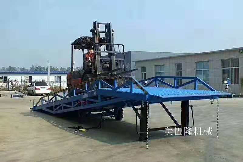 日照移动式登车桥价格